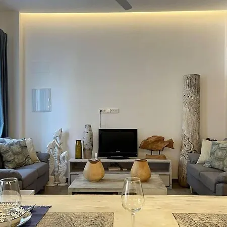 Apartment Luxury Family Homes - Chinorros